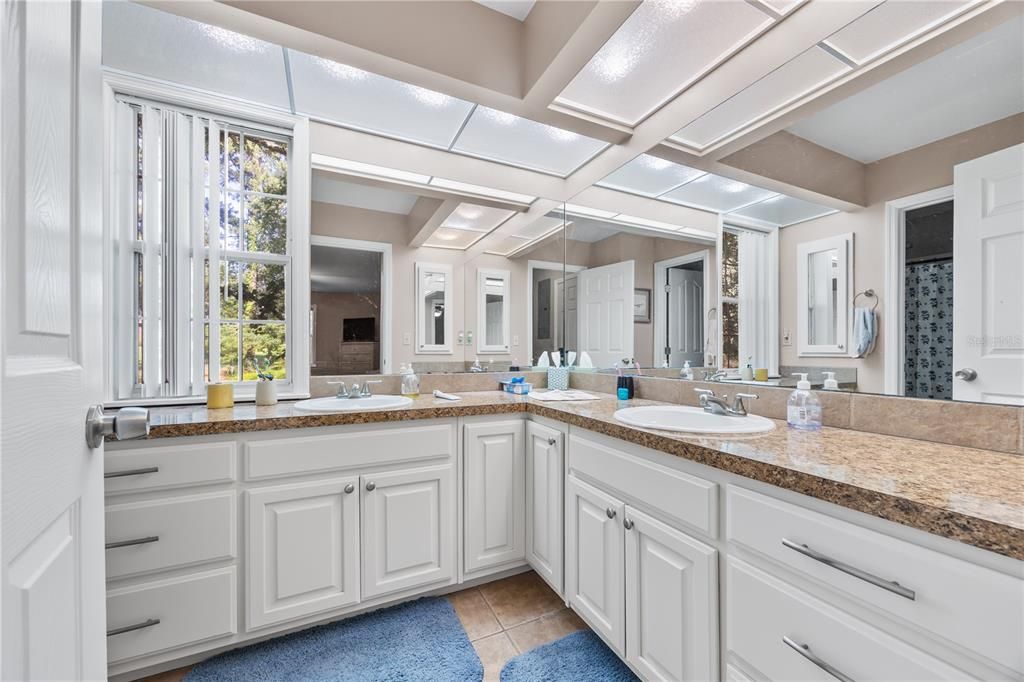 待售: $350,000 (3 贝兹, 2 浴室, 1776 平方英尺)