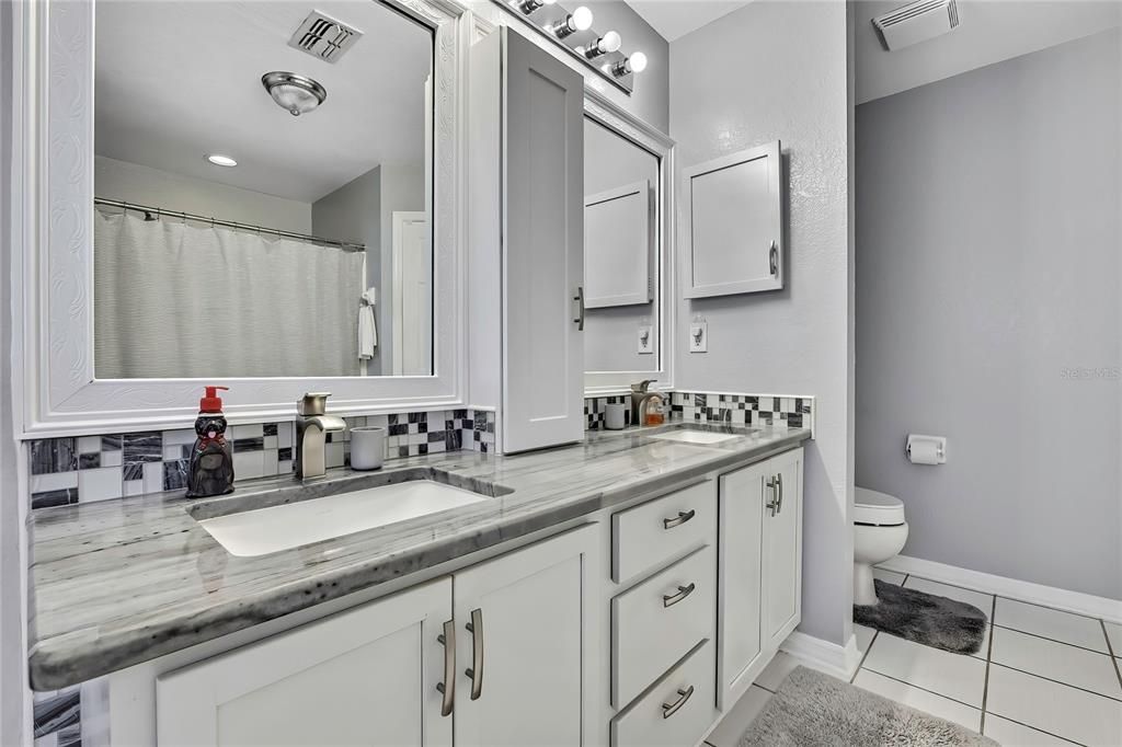 待售: $359,500 (4 贝兹, 2 浴室, 2035 平方英尺)