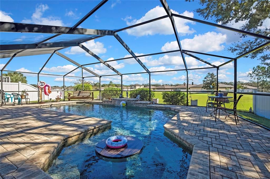 待售: $359,500 (4 贝兹, 2 浴室, 2035 平方英尺)