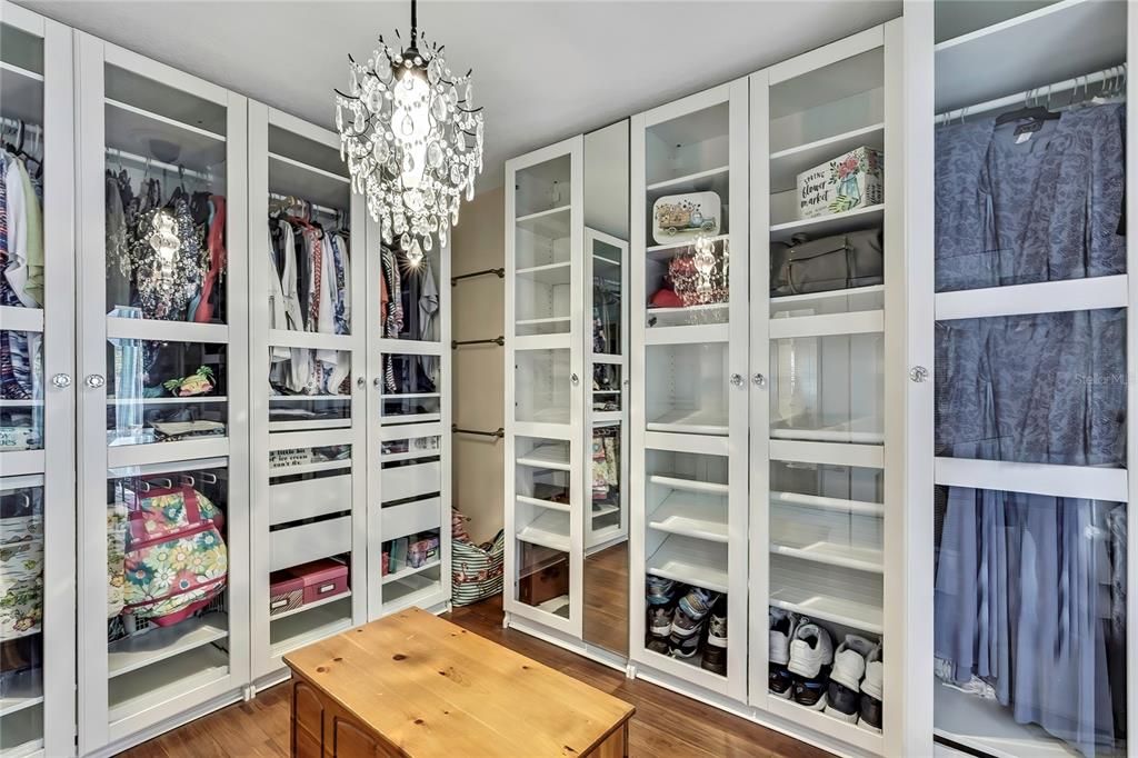 待售: $359,500 (4 贝兹, 2 浴室, 2035 平方英尺)