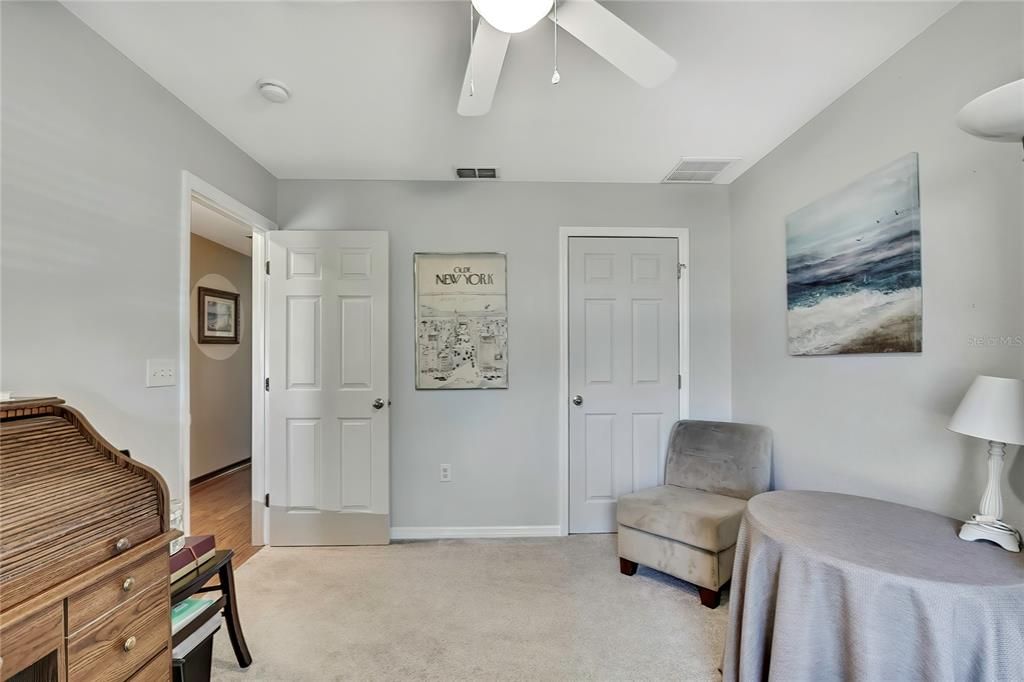 待售: $359,500 (4 贝兹, 2 浴室, 2035 平方英尺)