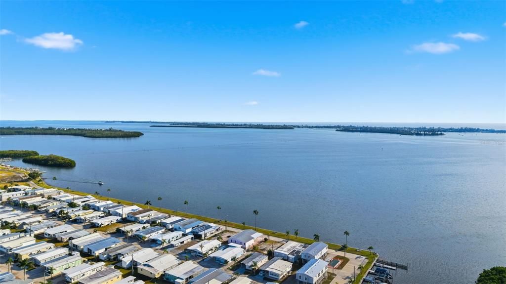 For Sale: $750,000 (3 beds, 2 baths, 1948 Square Feet)