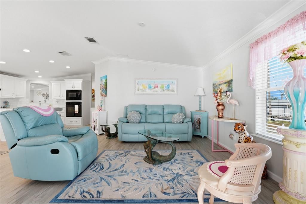 For Sale: $750,000 (3 beds, 2 baths, 1948 Square Feet)