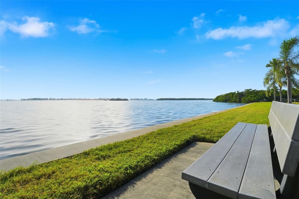 For Sale: $750,000 (3 beds, 2 baths, 1948 Square Feet)