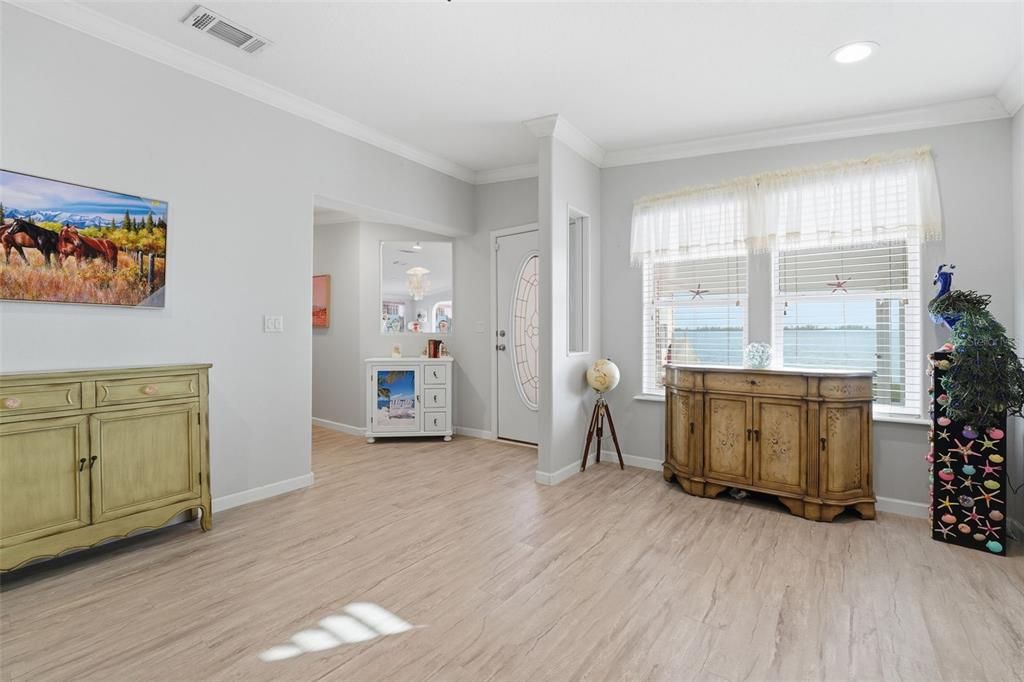 For Sale: $750,000 (3 beds, 2 baths, 1948 Square Feet)