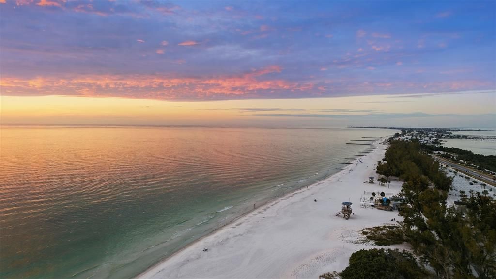 For Sale: $750,000 (3 beds, 2 baths, 1948 Square Feet)