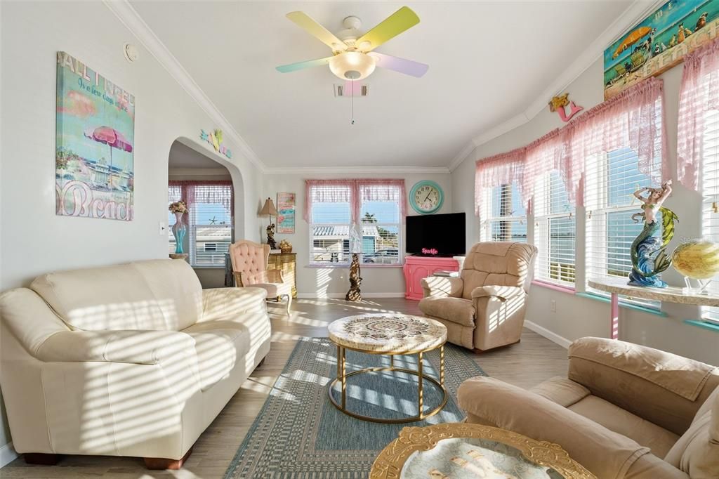 For Sale: $750,000 (3 beds, 2 baths, 1948 Square Feet)