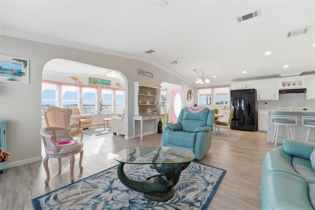 For Sale: $750,000 (3 beds, 2 baths, 1948 Square Feet)