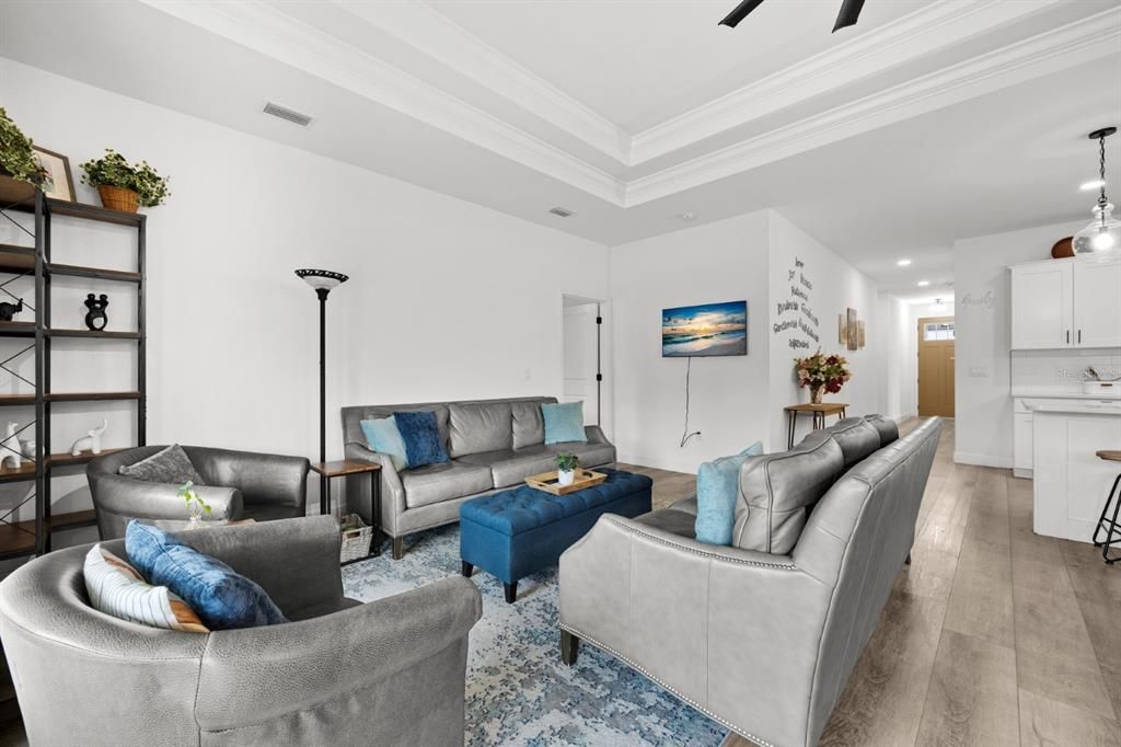 For Sale: $399,999 (4 beds, 2 baths, 1810 Square Feet)