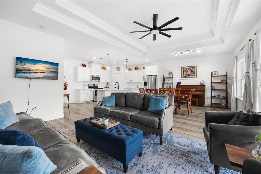 For Sale: $399,999 (4 beds, 2 baths, 1810 Square Feet)