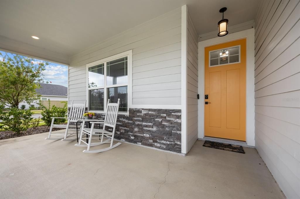 For Sale: $399,999 (4 beds, 2 baths, 1810 Square Feet)