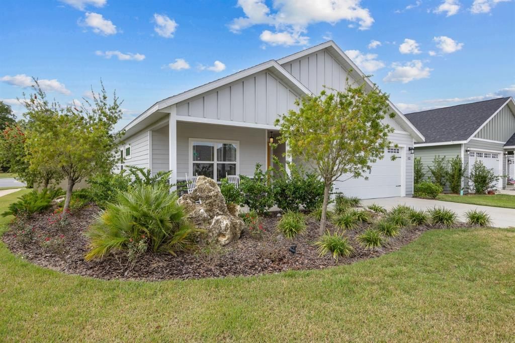 For Sale: $399,999 (4 beds, 2 baths, 1810 Square Feet)