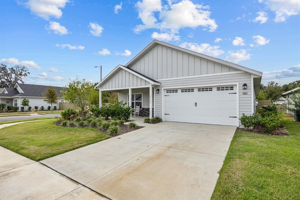 For Sale: $399,999 (4 beds, 2 baths, 1810 Square Feet)