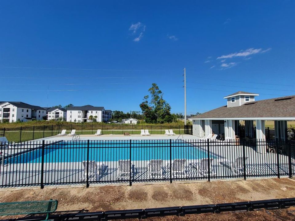 For Sale: $399,999 (4 beds, 2 baths, 1810 Square Feet)