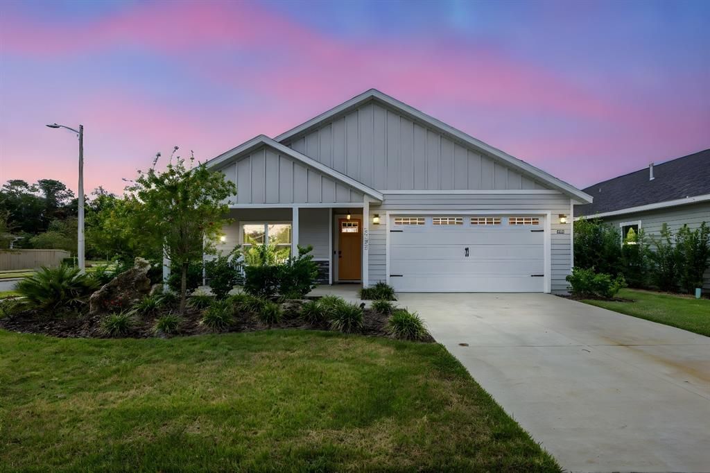 For Sale: $399,999 (4 beds, 2 baths, 1810 Square Feet)