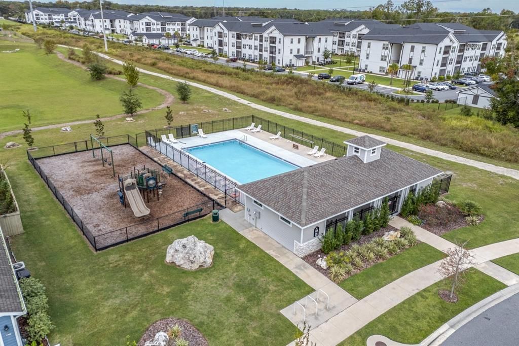 For Sale: $399,999 (4 beds, 2 baths, 1810 Square Feet)