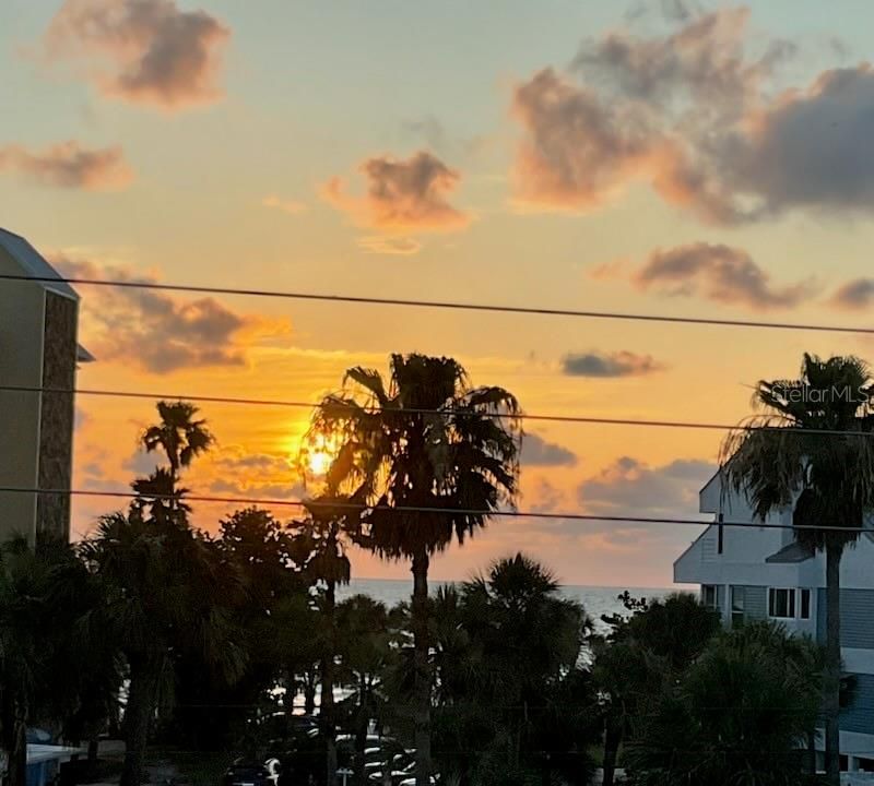 For Sale: $1,225,000 (4 beds, 3 baths, 1980 Square Feet)