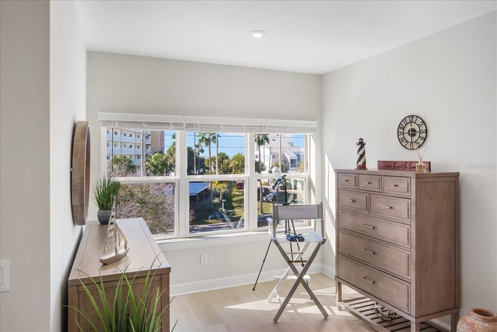 For Sale: $1,225,000 (4 beds, 3 baths, 1980 Square Feet)