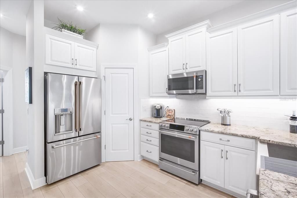 For Sale: $1,225,000 (4 beds, 3 baths, 1980 Square Feet)