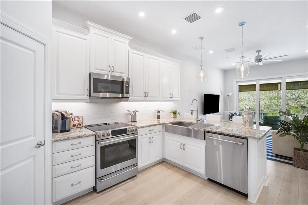 For Sale: $1,225,000 (4 beds, 3 baths, 1980 Square Feet)