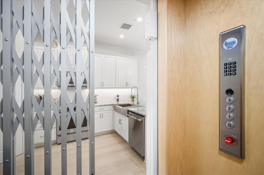 For Sale: $1,225,000 (4 beds, 3 baths, 1980 Square Feet)