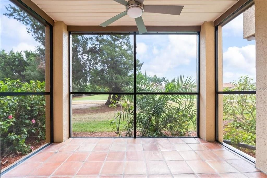 Под контрактом: $1,895 (2 спален, 1 ванн, 903 Квадратных фут)