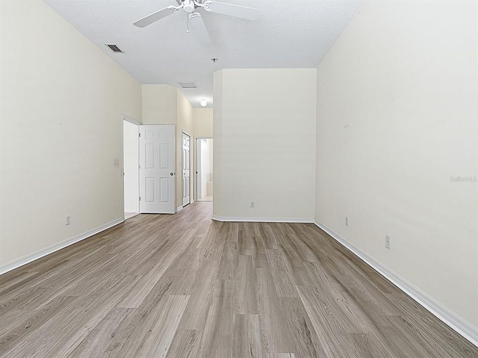 For Sale: $400,000 (3 beds, 2 baths, 2108 Square Feet)