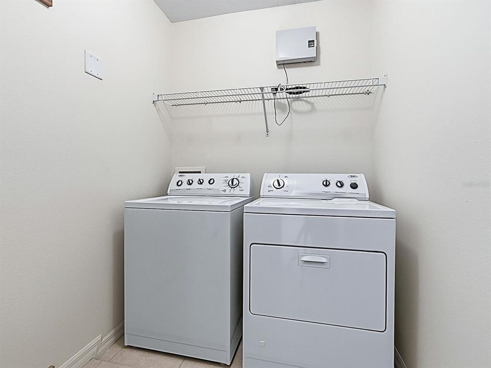 For Sale: $400,000 (3 beds, 2 baths, 2108 Square Feet)