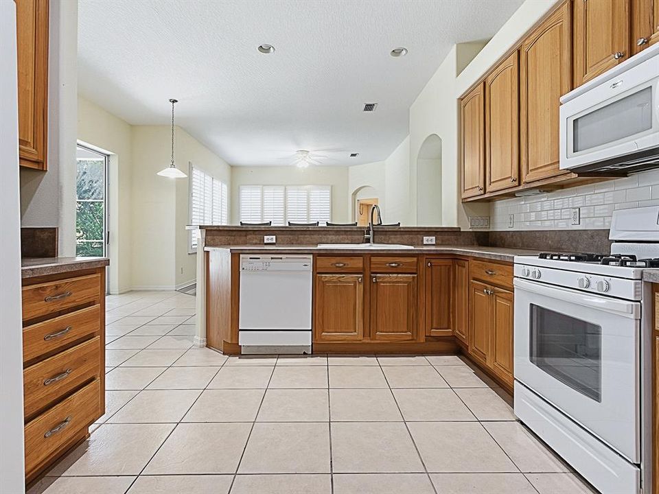 For Sale: $400,000 (3 beds, 2 baths, 2108 Square Feet)