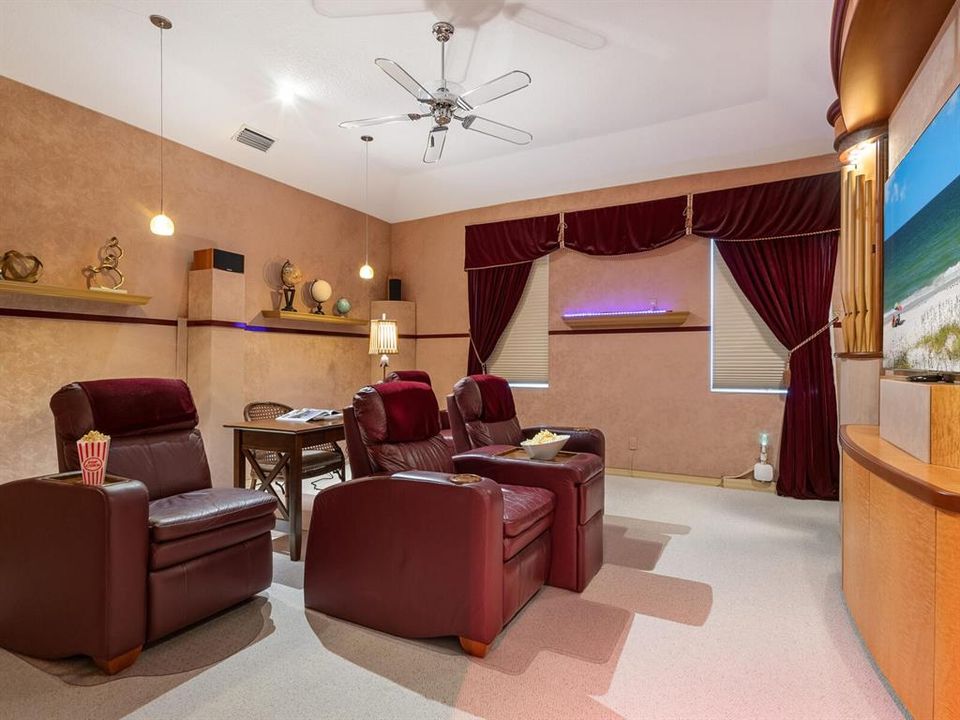 Activo con contrato: $867,000 (3 camas, 2 baños, 2483 Pies cuadrados)