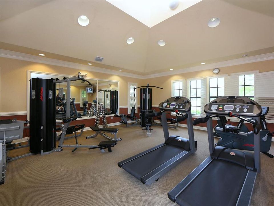 Activo con contrato: $867,000 (3 camas, 2 baños, 2483 Pies cuadrados)