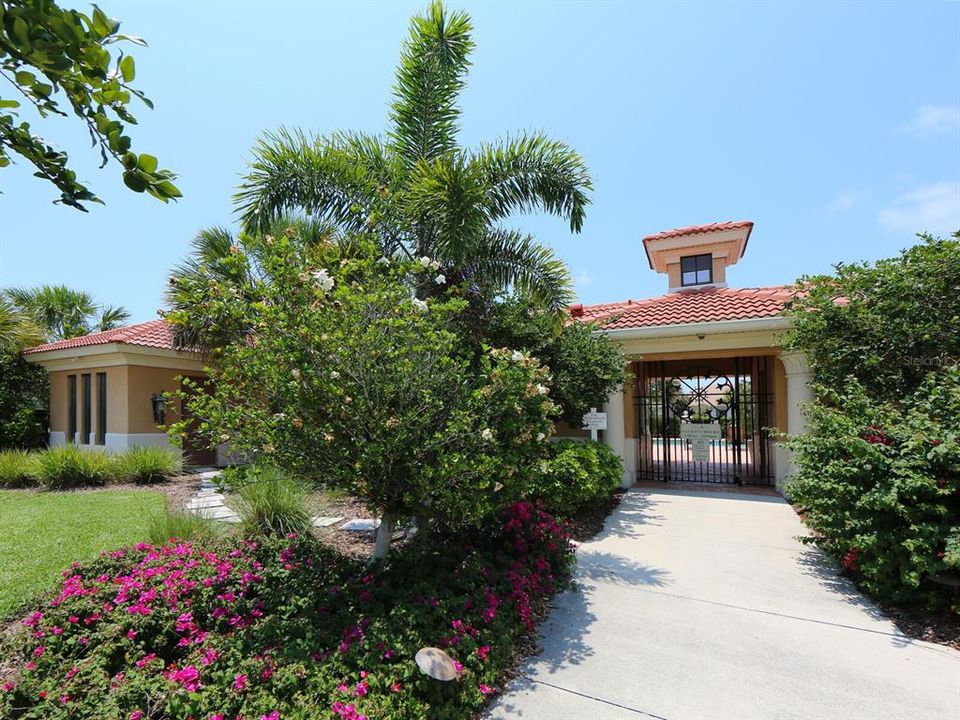 Activo con contrato: $867,000 (3 camas, 2 baños, 2483 Pies cuadrados)