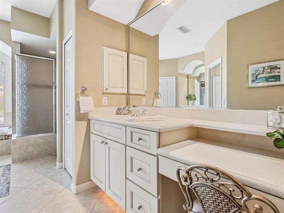 Activo con contrato: $867,000 (3 camas, 2 baños, 2483 Pies cuadrados)