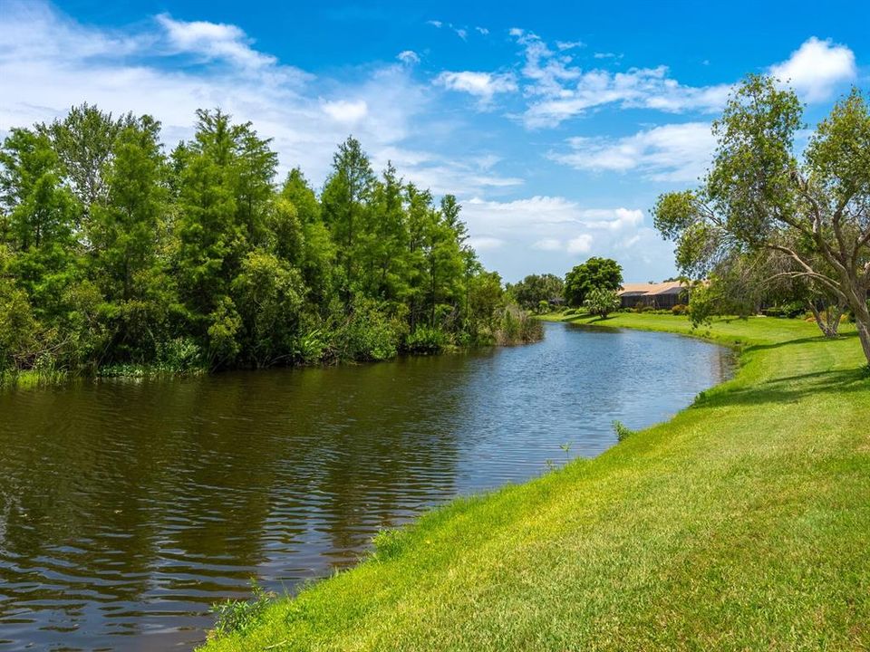 Activo con contrato: $867,000 (3 camas, 2 baños, 2483 Pies cuadrados)