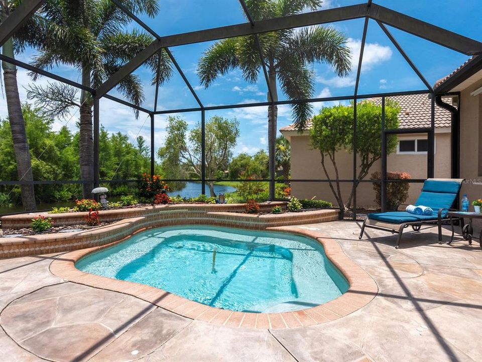 Activo con contrato: $867,000 (3 camas, 2 baños, 2483 Pies cuadrados)