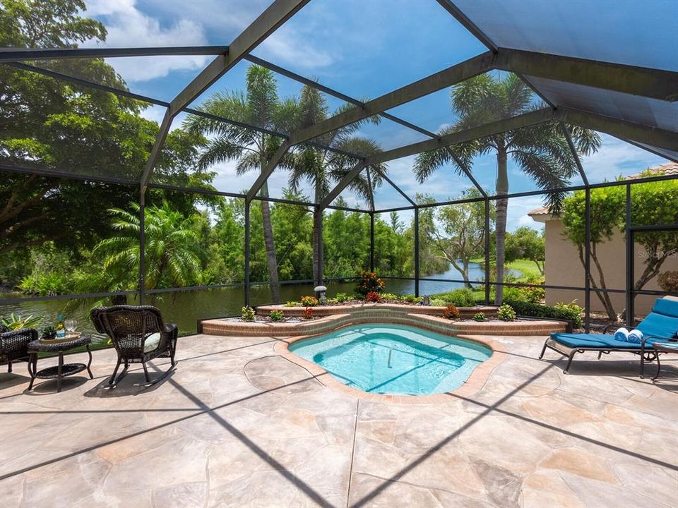 Activo con contrato: $867,000 (3 camas, 2 baños, 2483 Pies cuadrados)