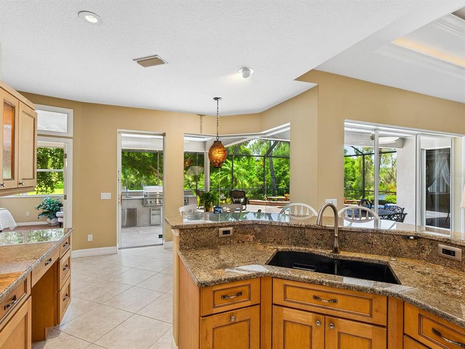 Activo con contrato: $867,000 (3 camas, 2 baños, 2483 Pies cuadrados)