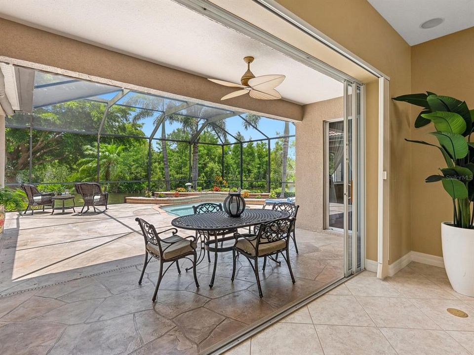 Activo con contrato: $867,000 (3 camas, 2 baños, 2483 Pies cuadrados)