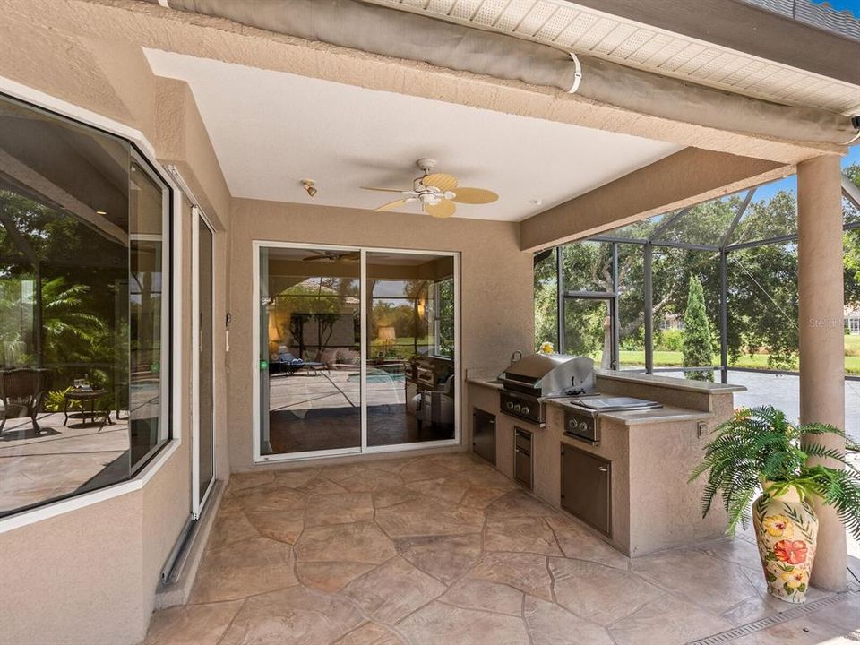 Activo con contrato: $867,000 (3 camas, 2 baños, 2483 Pies cuadrados)