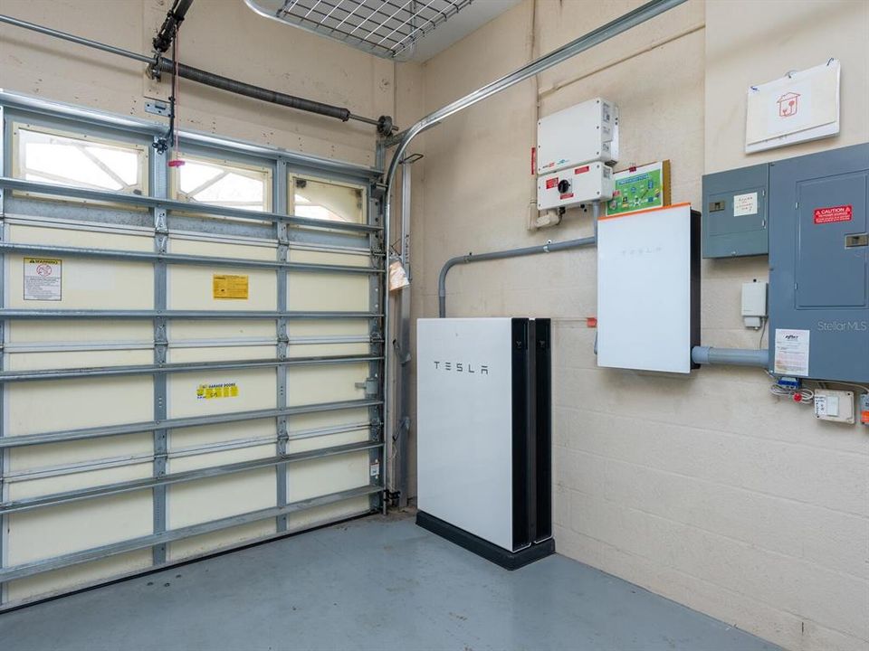 Activo con contrato: $867,000 (3 camas, 2 baños, 2483 Pies cuadrados)