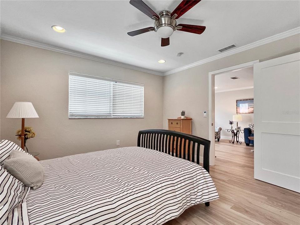 待售: $229,000 (2 贝兹, 2 浴室, 1078 平方英尺)