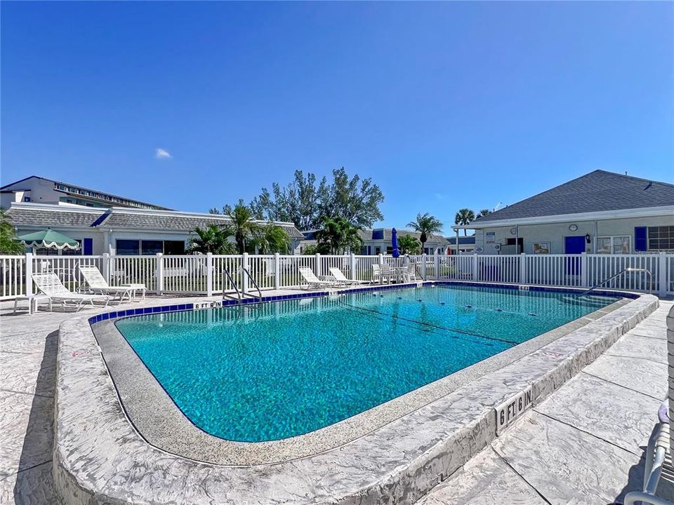 待售: $229,000 (2 贝兹, 2 浴室, 1078 平方英尺)