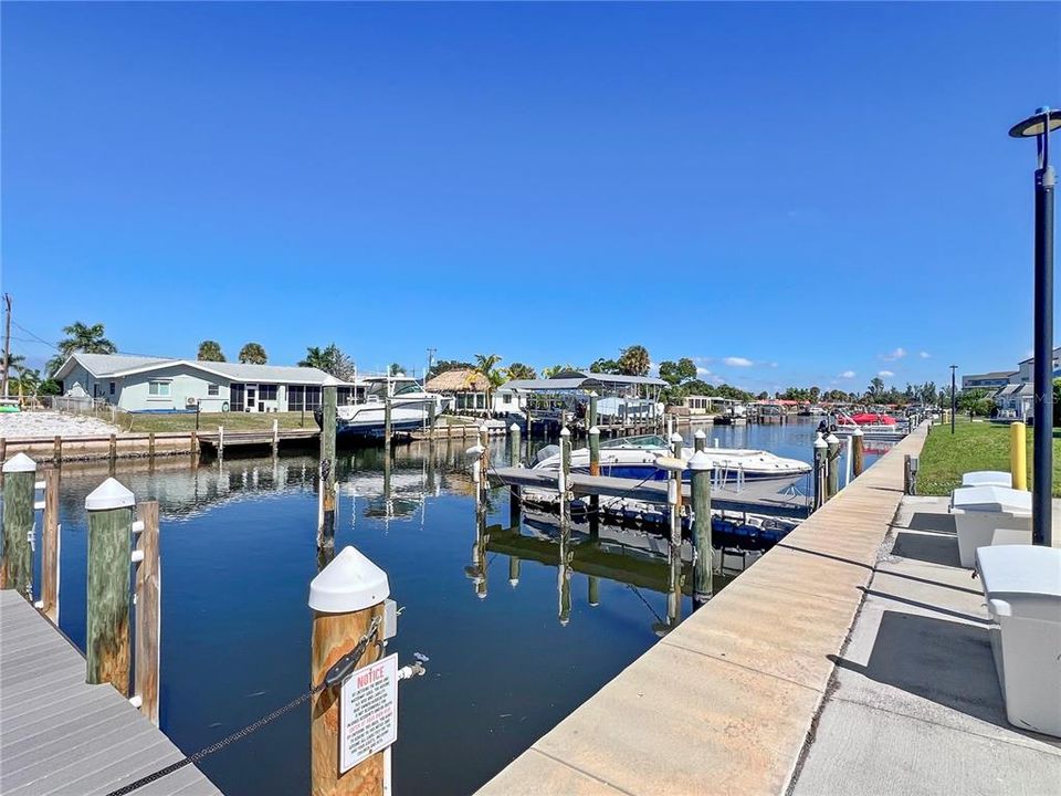 待售: $229,000 (2 贝兹, 2 浴室, 1078 平方英尺)