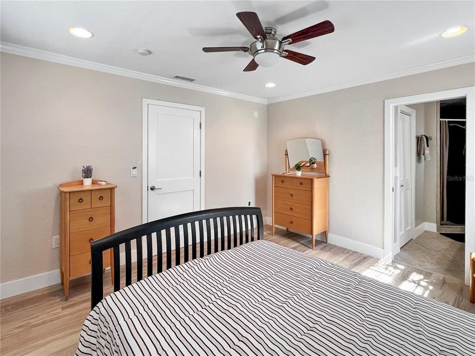 待售: $229,000 (2 贝兹, 2 浴室, 1078 平方英尺)