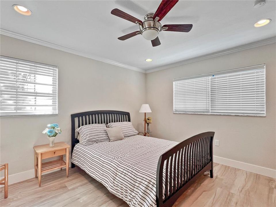 待售: $229,000 (2 贝兹, 2 浴室, 1078 平方英尺)