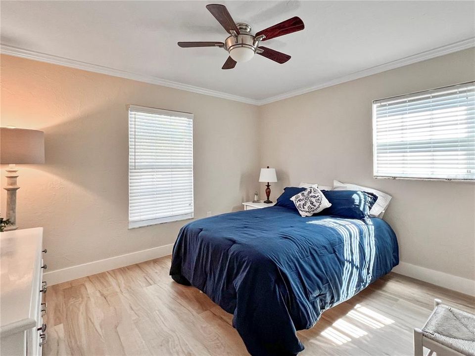 待售: $229,000 (2 贝兹, 2 浴室, 1078 平方英尺)