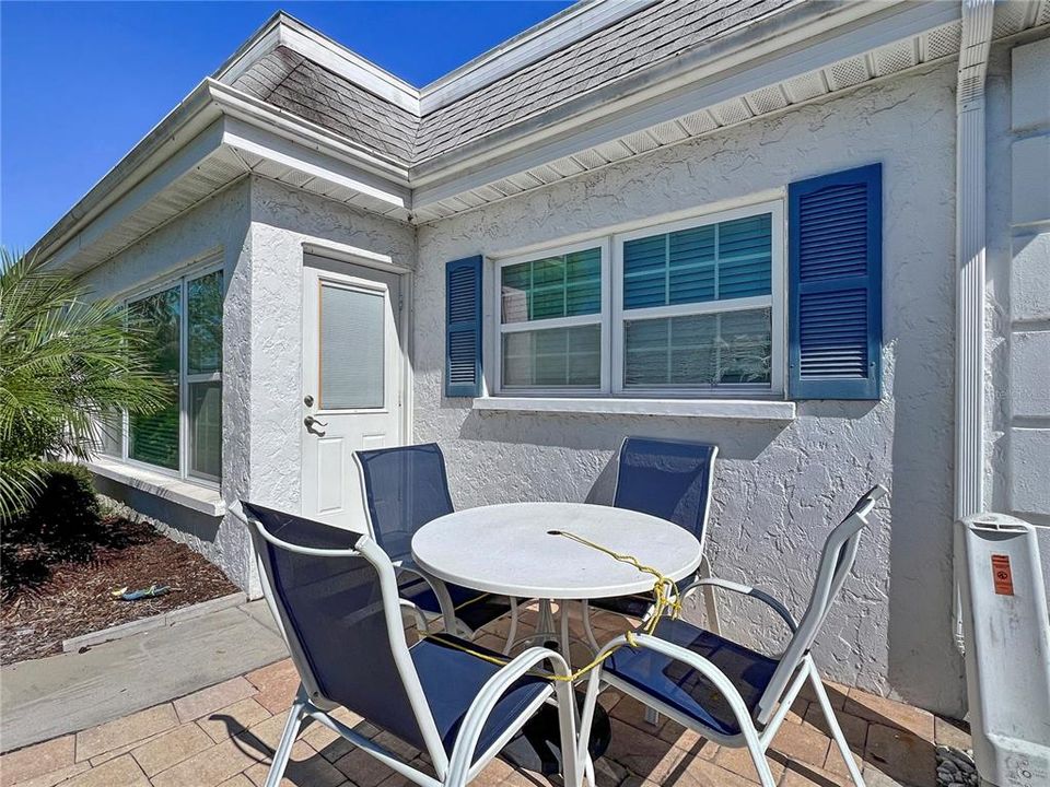 待售: $229,000 (2 贝兹, 2 浴室, 1078 平方英尺)