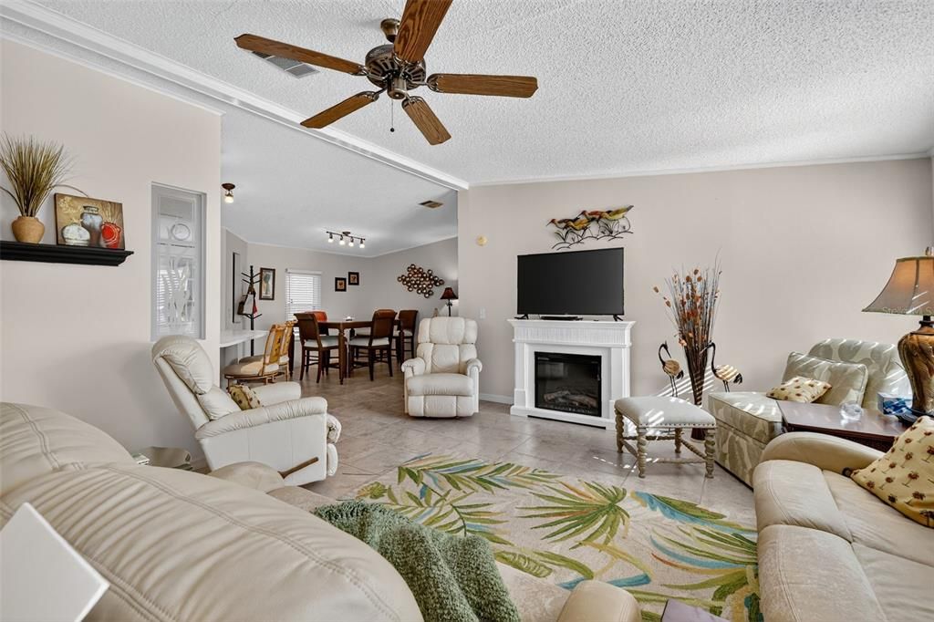 Activo con contrato: $176,900 (2 camas, 2 baños, 1224 Pies cuadrados)