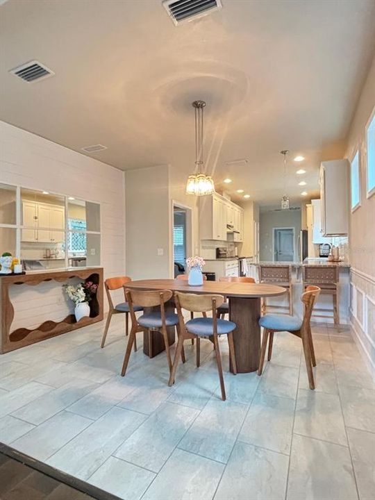 出租: $950 (4 贝兹, 2 浴室, 1866 平方英尺)