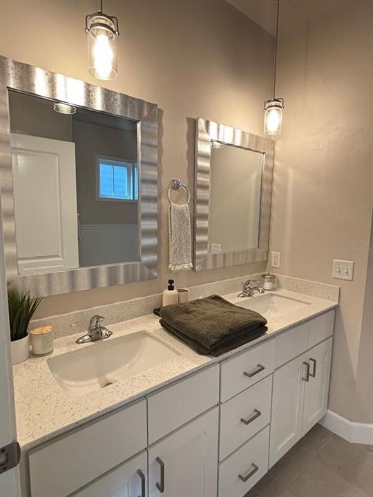 出租: $950 (4 贝兹, 2 浴室, 1866 平方英尺)